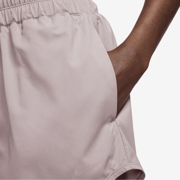 Nike Women's One Dri-FIT Ultra High-Waisted 3" Brief-Lined Shorts - Picture 3 of 8